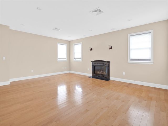 75 Wood Street, Bristol, RI 02809
