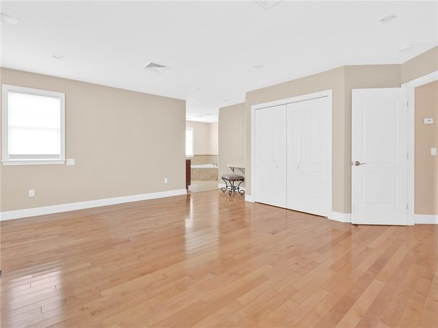 75 Wood Street, Bristol, RI 02809