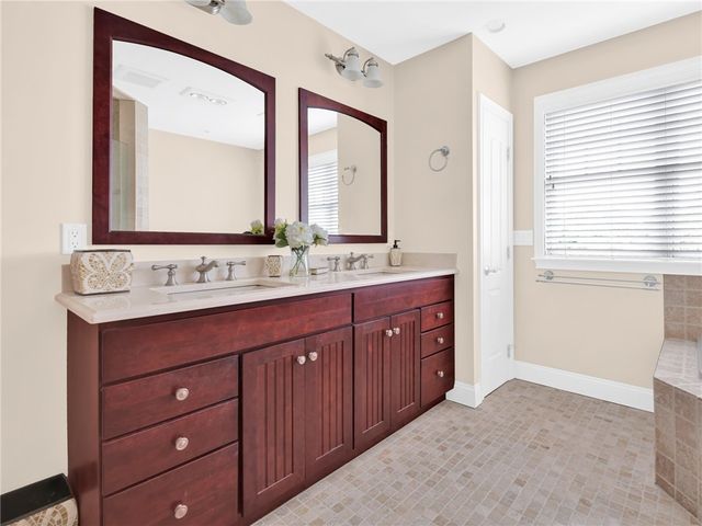75 Wood Street, Bristol, RI 02809