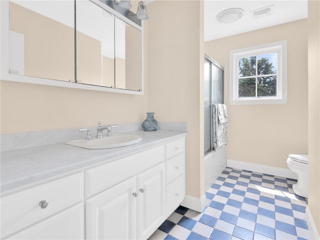 75 Wood Street, Bristol, RI 02809