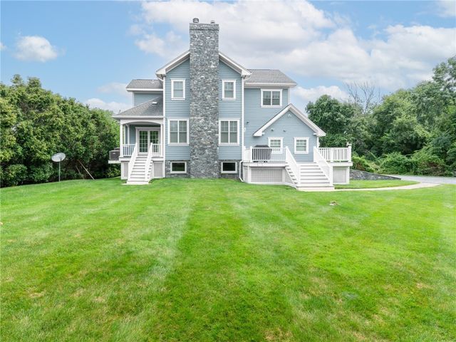 75 Wood Street, Bristol, RI 02809