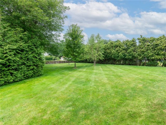 75 Wood Street, Bristol, RI 02809