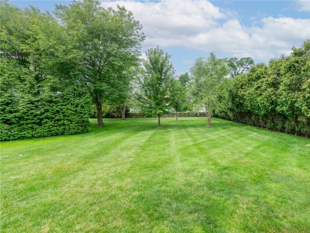75 Wood Street, Bristol, RI 02809