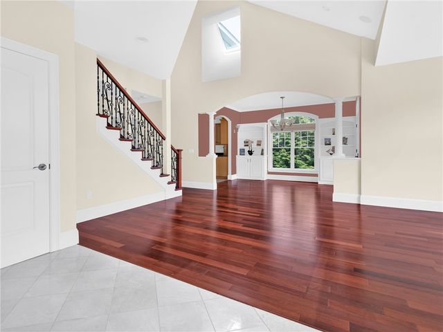 75 Wood Street, Bristol, RI 02809