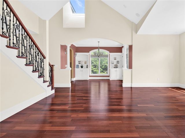 75 Wood Street, Bristol, RI 02809