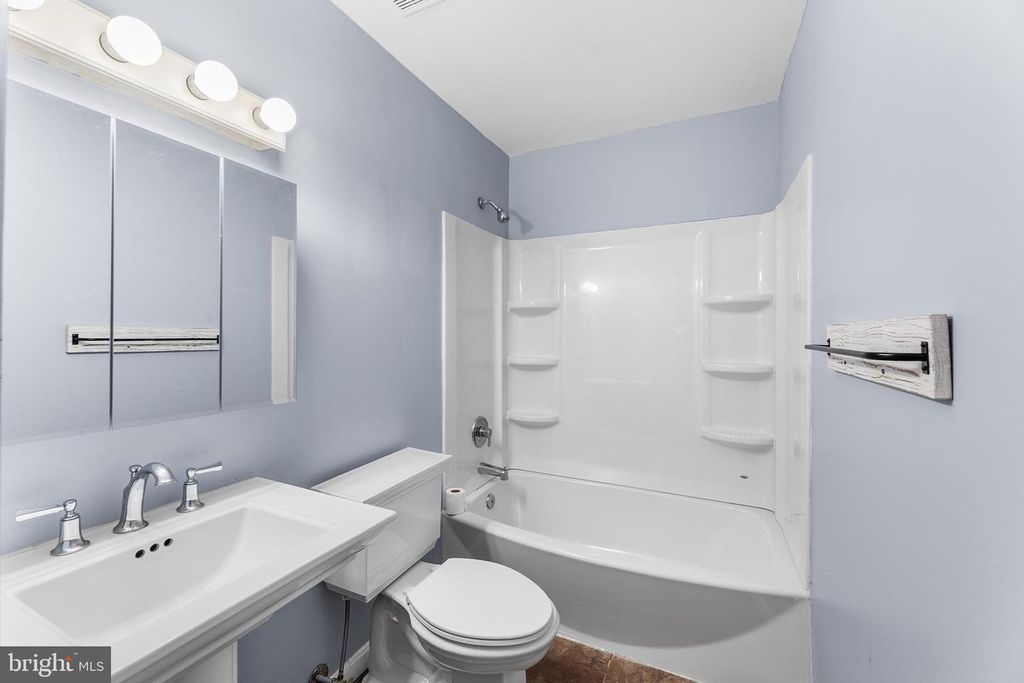 Image 16 of property listing at 107 TREQUASSIN DR, Stevensville, MD 21666