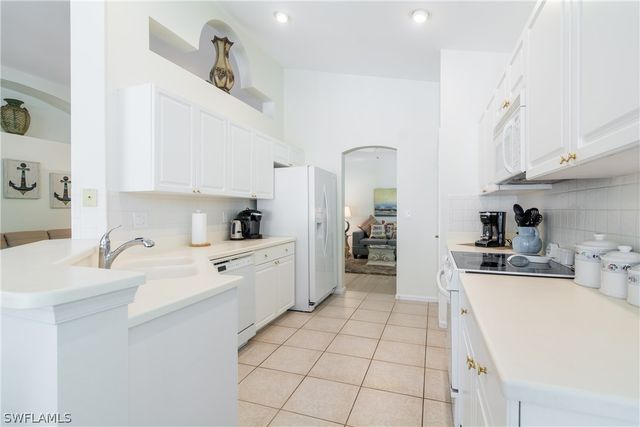 7720 Gardner DR 201, Naples, FL 34109