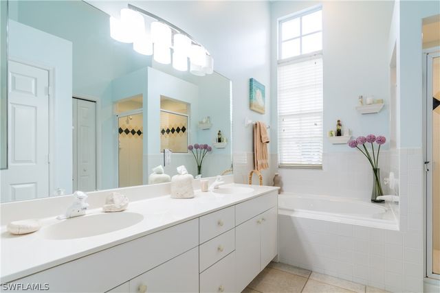 7720 Gardner DR 201, Naples, FL 34109