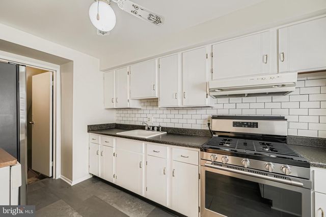 658 KINGSTON RD, Baltimore, MD 21220