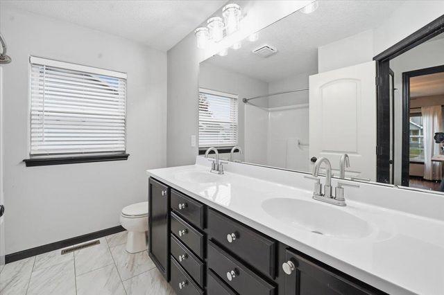 4652 Loren Drive, Cedar Falls, IA 50613