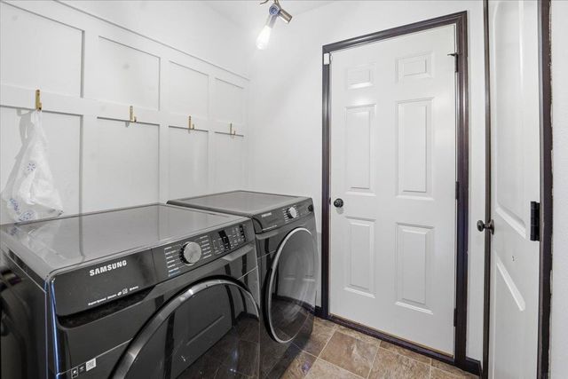 4652 Loren Drive, Cedar Falls, IA 50613