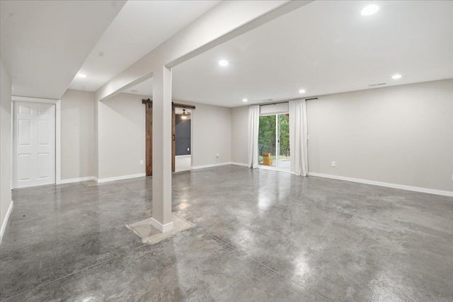 4652 Loren Drive, Cedar Falls, IA 50613