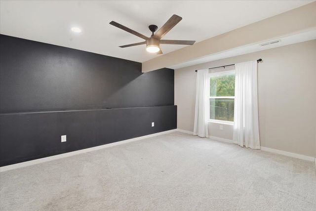 4652 Loren Drive, Cedar Falls, IA 50613