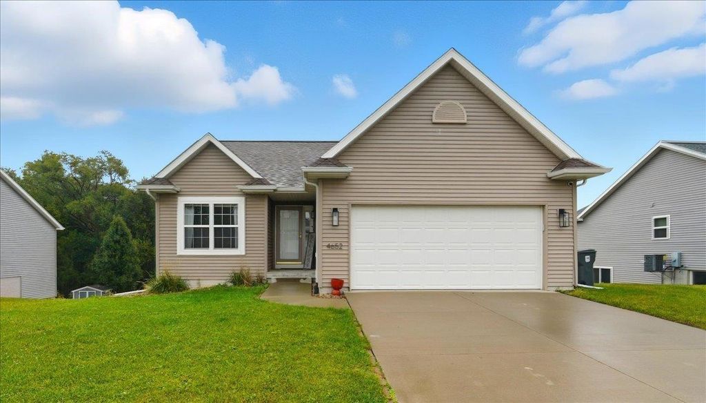 4652 Loren Drive, Cedar Falls, IA 50613