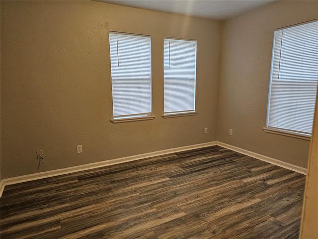1112 Jet Drive, Midwest City, OK 73110
