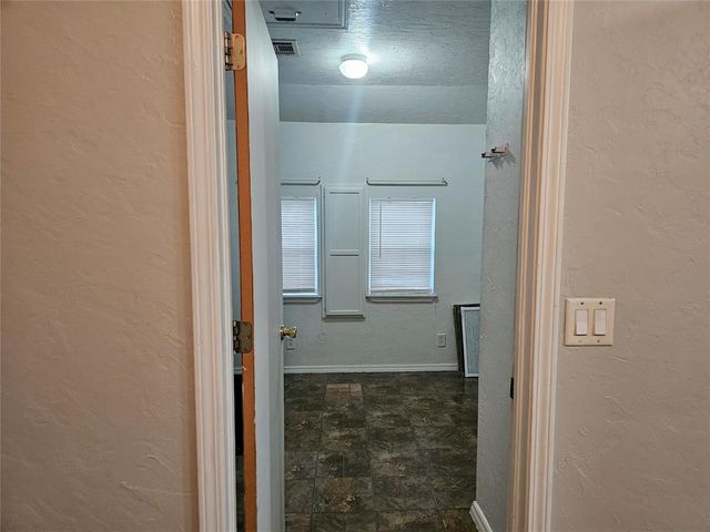 1112 Jet Drive, Midwest City, OK 73110