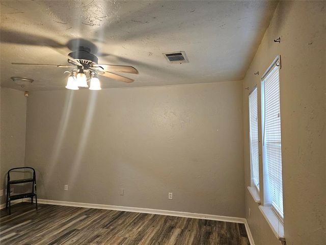 1112 Jet Drive, Midwest City, OK 73110