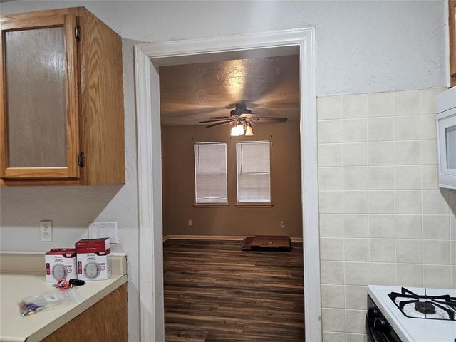 1112 Jet Drive, Midwest City, OK 73110