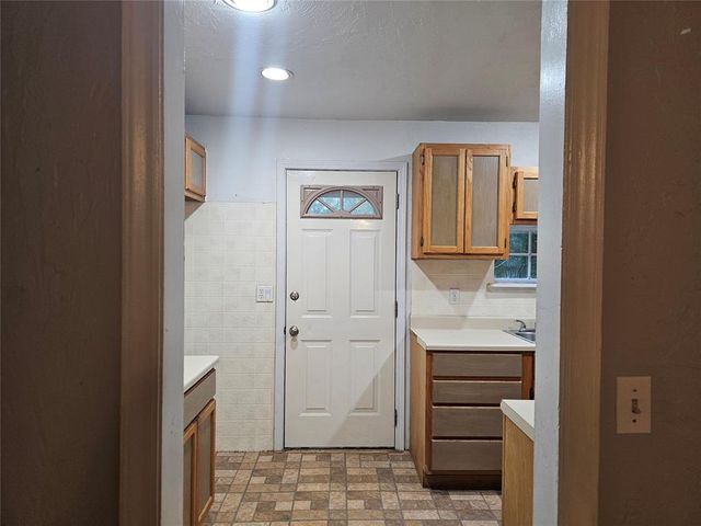 1112 Jet Drive, Midwest City, OK 73110