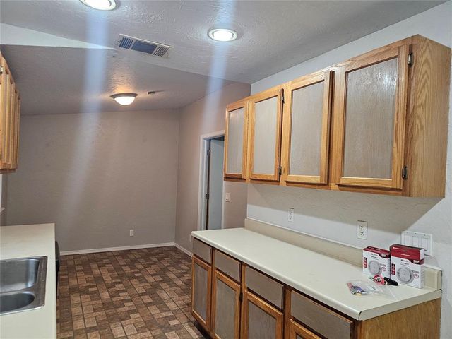 1112 Jet Drive, Midwest City, OK 73110