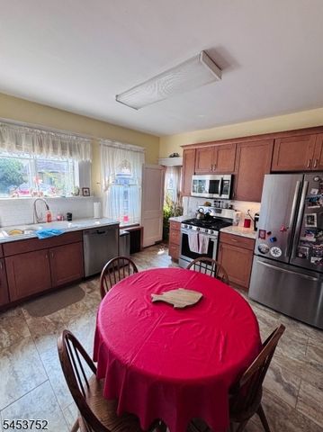 409 E 25Th St, Paterson City, NJ 07514