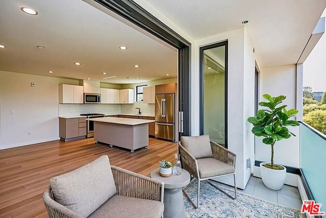 328 N Maple Drive 101, Beverly Hills, CA 90210