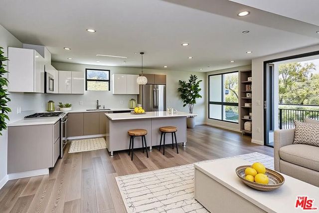 328 N Maple Drive 101, Beverly Hills, CA 90210