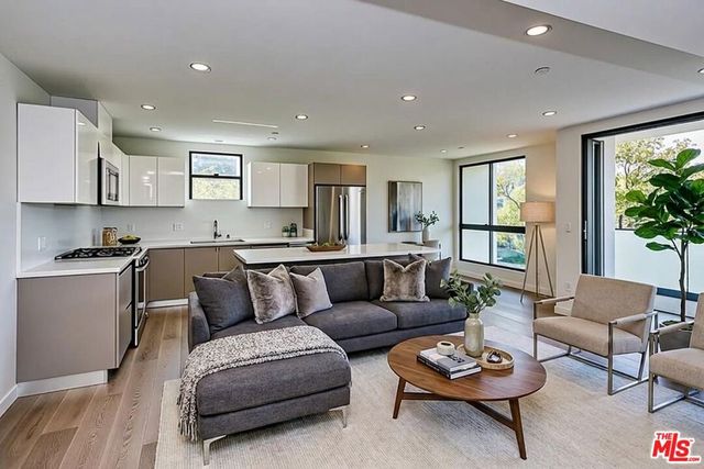 328 N Maple Drive 101, Beverly Hills, CA 90210