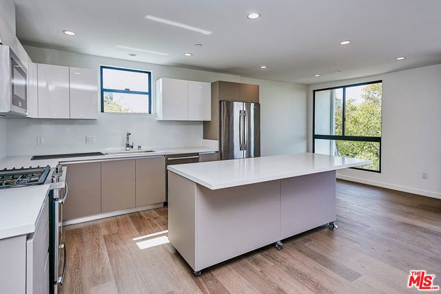 328 N Maple Drive 101, Beverly Hills, CA 90210