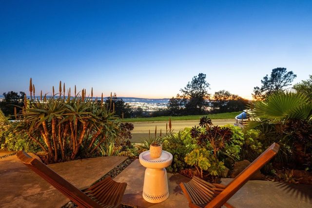 298 STANTONVILLE DRIVE, Oakland, CA 94619