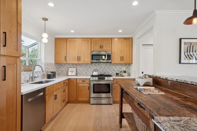 298 STANTONVILLE DRIVE, Oakland, CA 94619