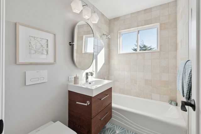 298 STANTONVILLE DRIVE, Oakland, CA 94619