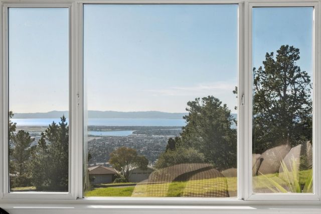 298 STANTONVILLE DRIVE, Oakland, CA 94619