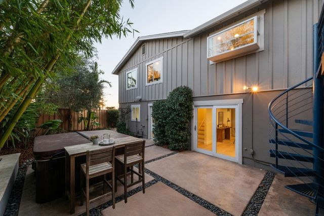 298 STANTONVILLE DRIVE, Oakland, CA 94619