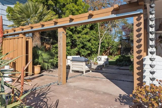 298 STANTONVILLE DRIVE, Oakland, CA 94619