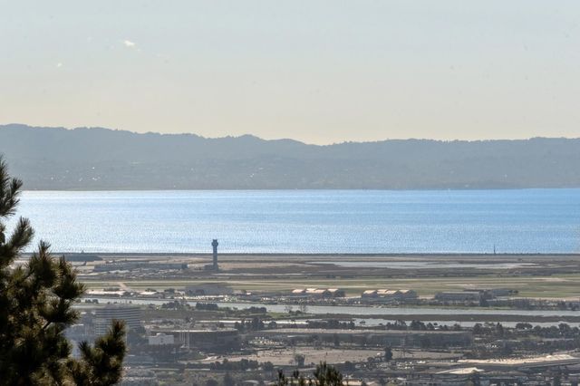 298 STANTONVILLE DRIVE, Oakland, CA 94619