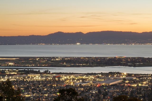 298 STANTONVILLE DRIVE, Oakland, CA 94619