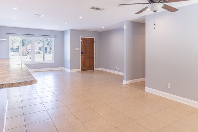 30 Hancock Lane, Pensacola, FL 32503