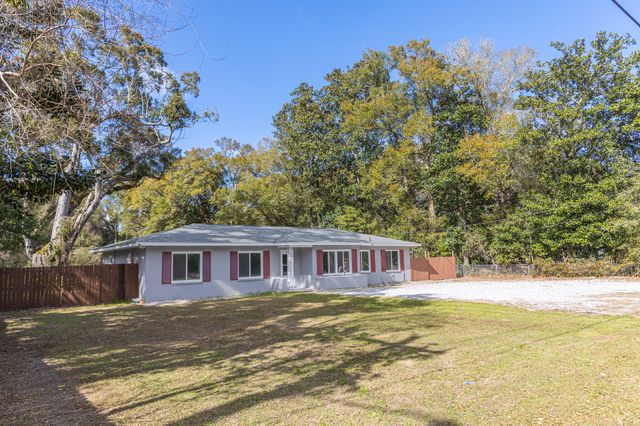 30 Hancock Lane, Pensacola, FL 32503