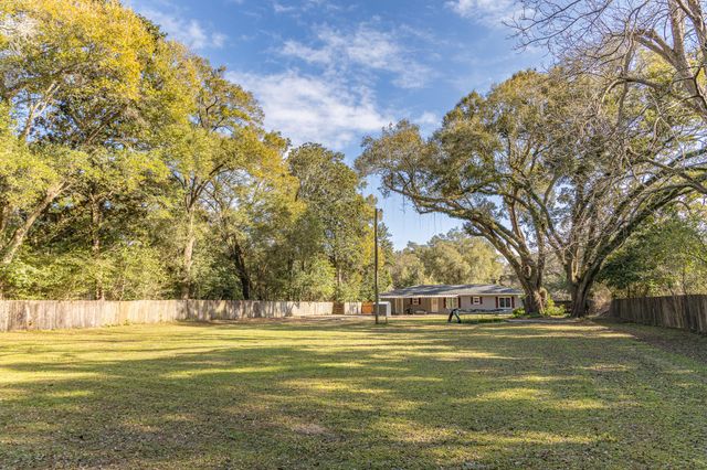 30 Hancock Lane, Pensacola, FL 32503