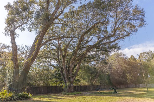 30 Hancock Lane, Pensacola, FL 32503