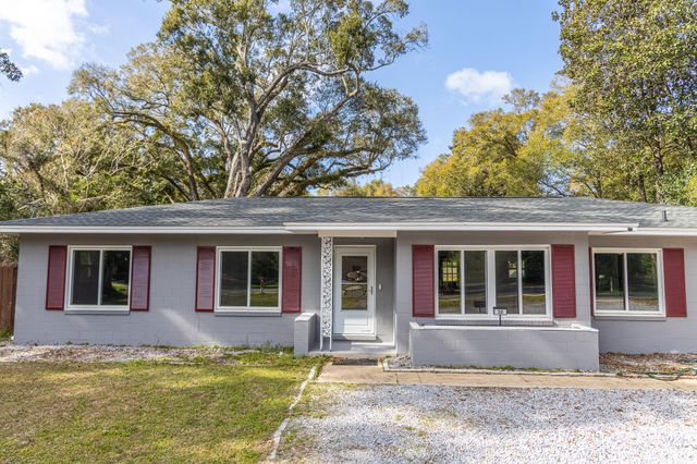 30 Hancock Lane, Pensacola, FL 32503
