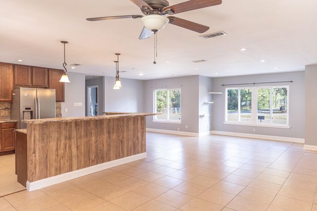 30 Hancock Lane, Pensacola, FL 32503