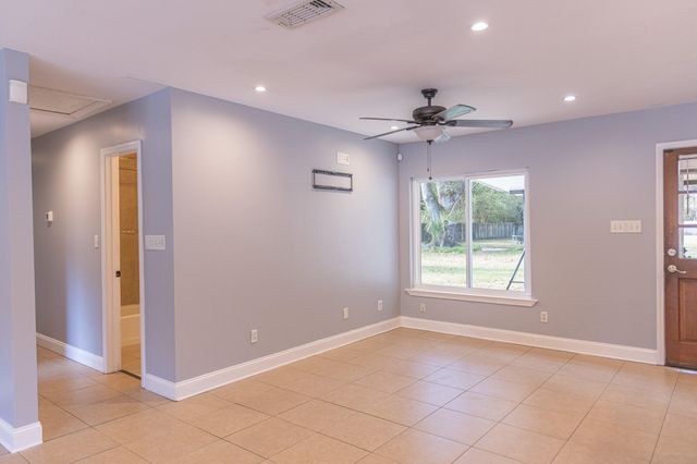 30 Hancock Lane, Pensacola, FL 32503