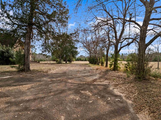 1231 Brown Rd, Longview, TX 75605