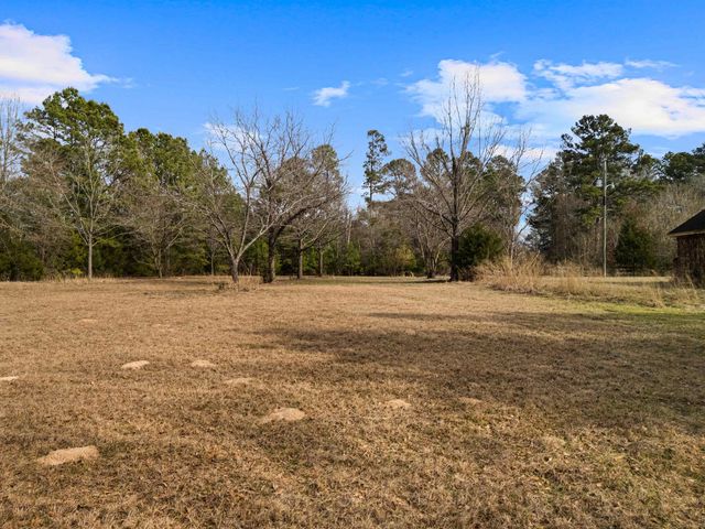 1231 Brown Rd, Longview, TX 75605