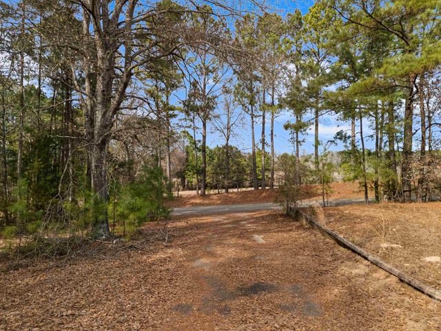 1231 Brown Rd, Longview, TX 75605