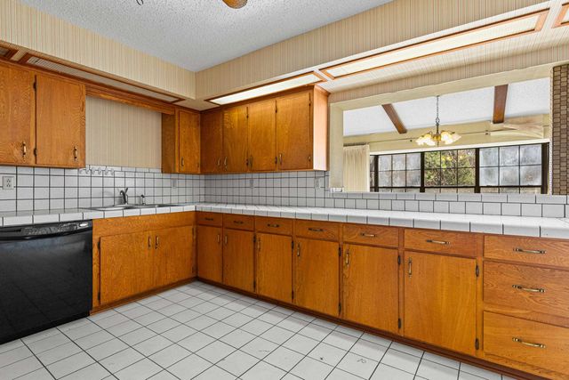 1231 Brown Rd, Longview, TX 75605