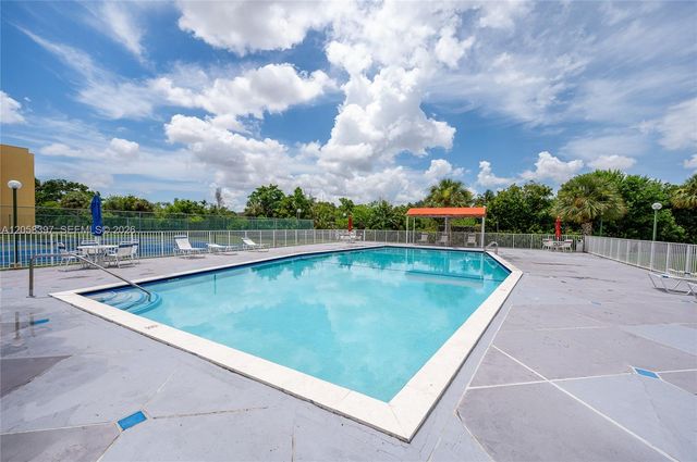6980 NW 186th St 3-128A, Hialeah, FL 33015