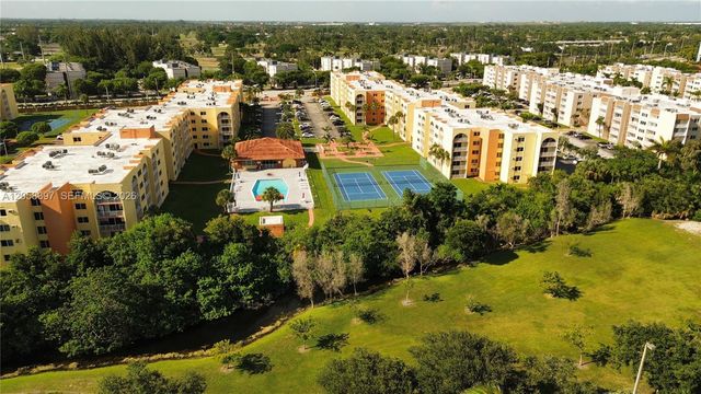 6980 NW 186th St 3-128A, Hialeah, FL 33015